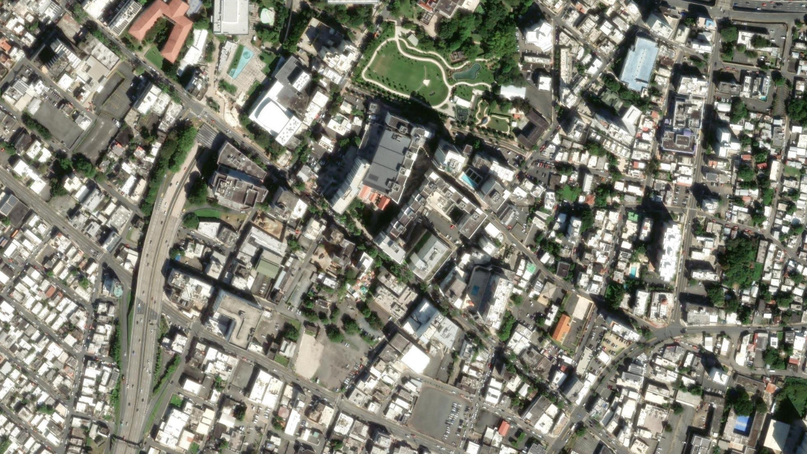 1519 PONCE DE LEON AVE, SAN JUAN, PR(本社・衛星)
