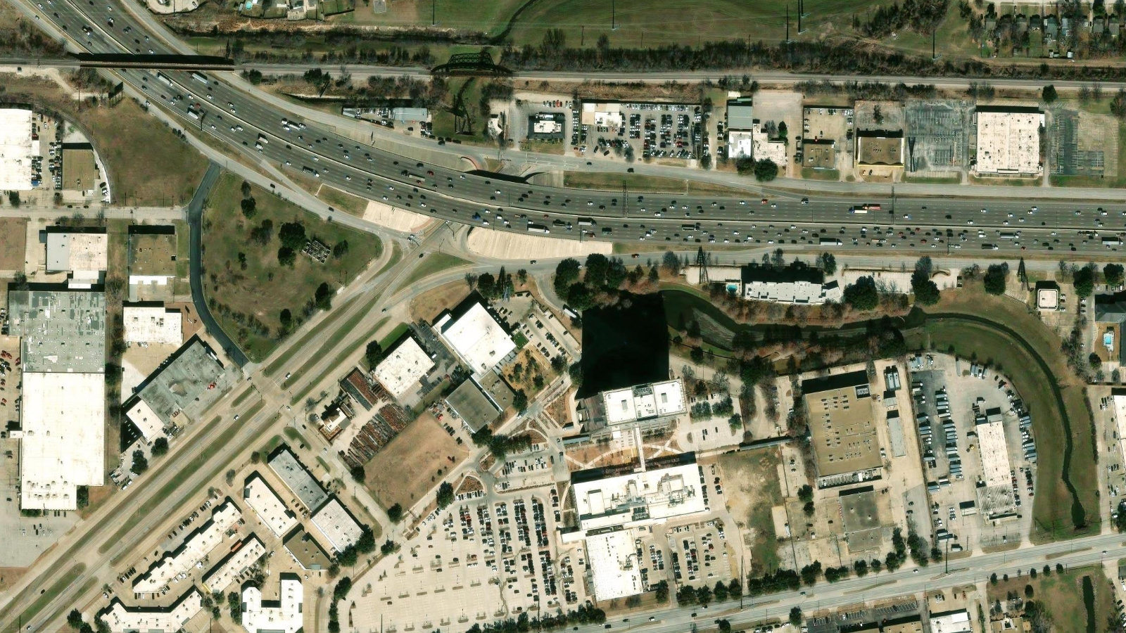 3060 PEGASUS PARK DRIVE, DALLAS, TX(本社・衛星)