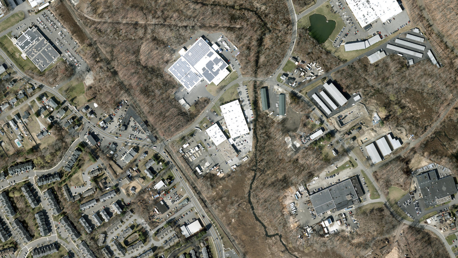 3 GREAT PASTURE ROAD, DANBURY, CT(本社・衛星)