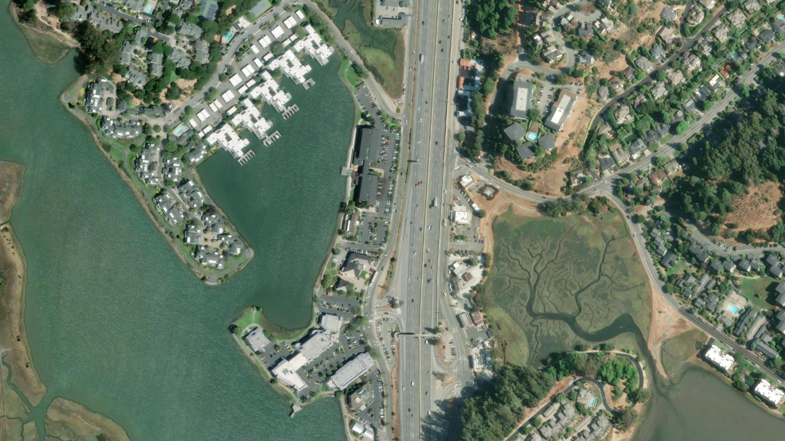 591 REDWOOD HIGHWAY, MILL VALLEY, CA(本社・衛星)