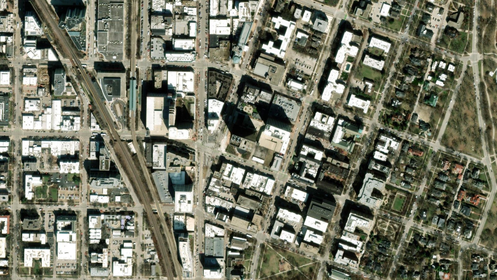 1603 ORRINGTON AVENUE, EVANSTON, IL(本社・衛星)
