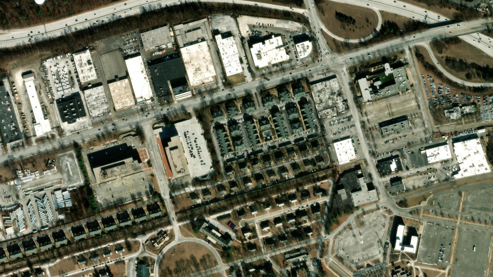 55 CHARLES LINDBERGH BLVD, MITCHEL FIELD, NY(本社・衛星)