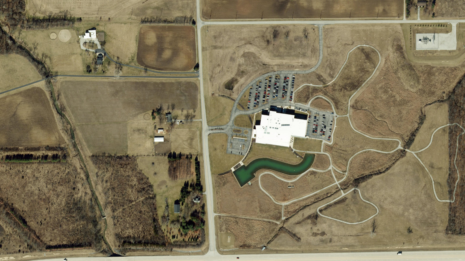 9255 COVERDALE ROAD, FORT WAYNE, IN(本社・衛星)