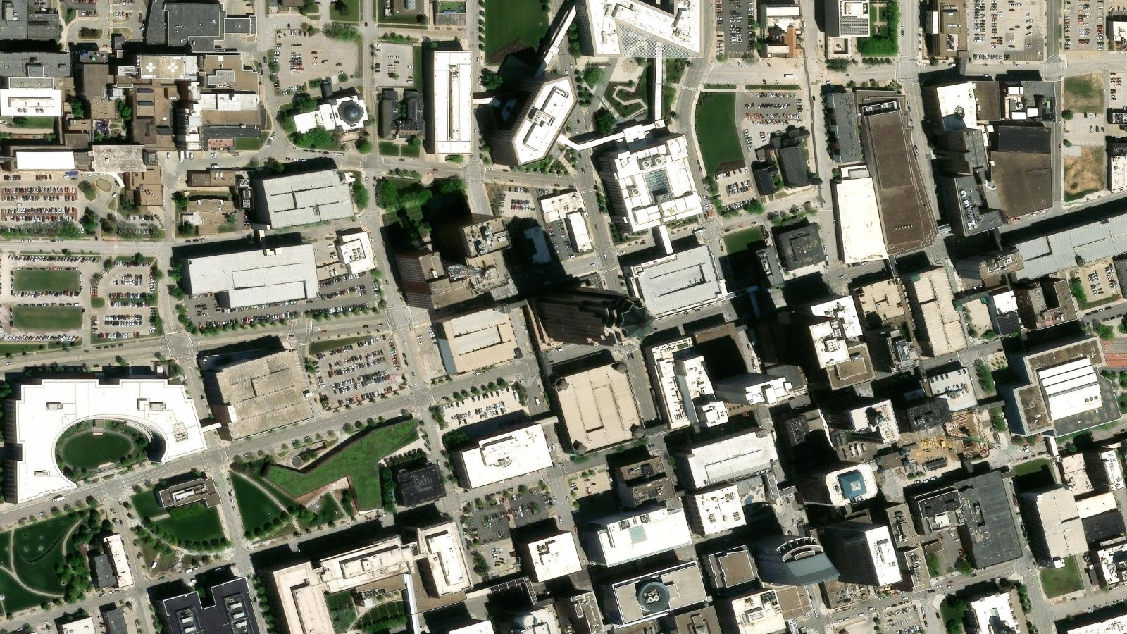 801 GRAND AVE, DES MOINES, IA（本社・衛星）