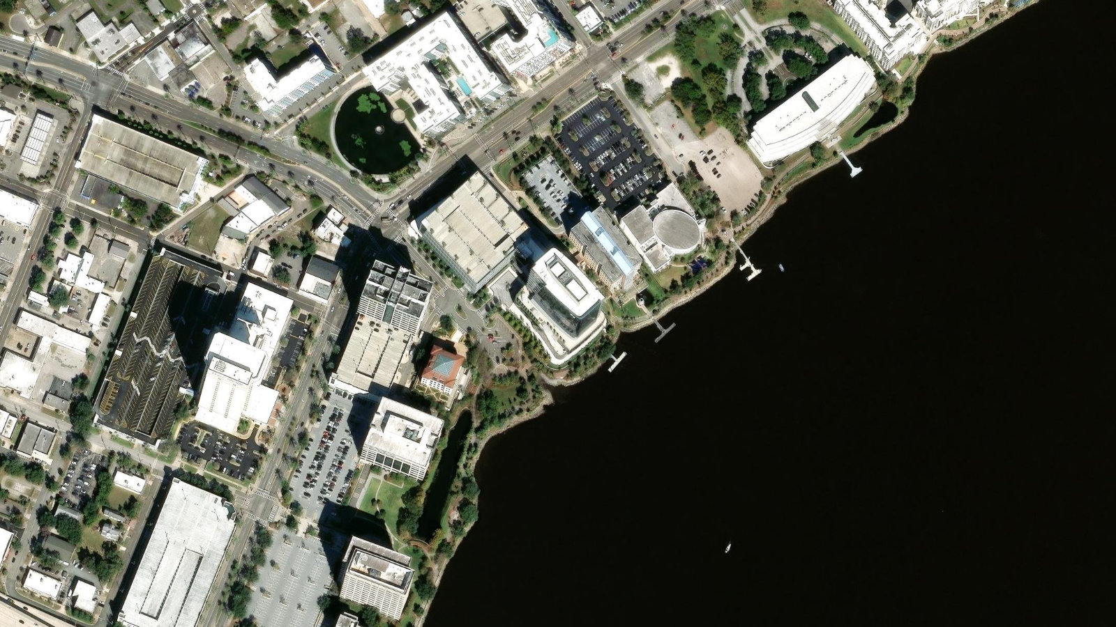 347 RIVERSIDE AVENUE, JACKSONVILLE, FL(本社・衛星)