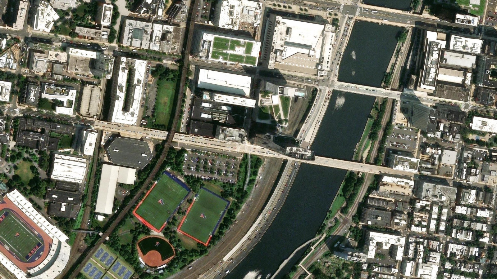 2929 WALNUT STREET, PHILADELPHIA, PA（本社・衛星）