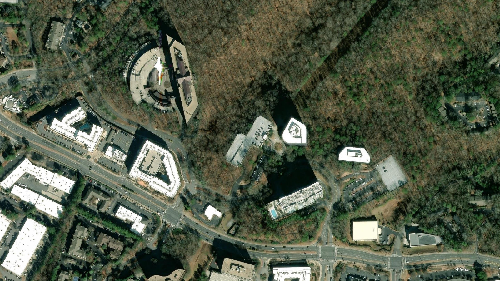 2500 WINDY RIDGE PARKWAY, SE, ATLANTA, GA(本社・衛星)