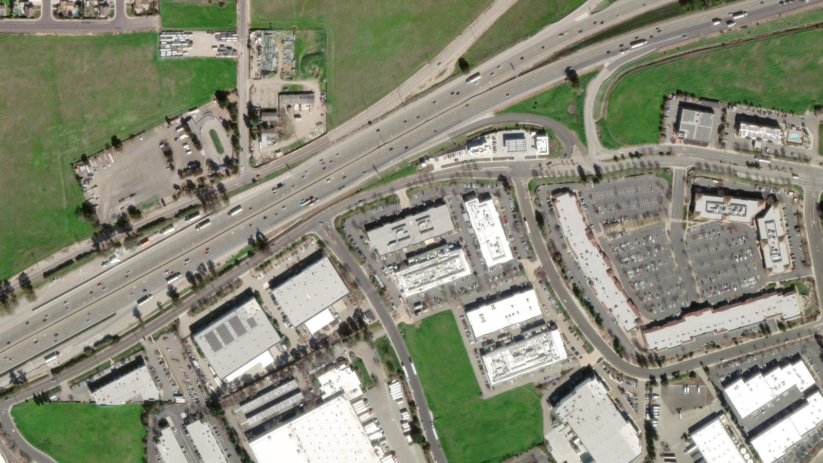 7005 SOUTHFRONT ROAD, LIVERMORE, CA(本社・衛星)