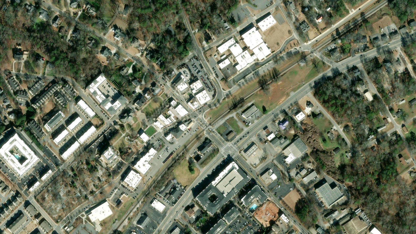 2055 SUGARLOAF CIRCLE, DULUTH, GA(本社・衛星)