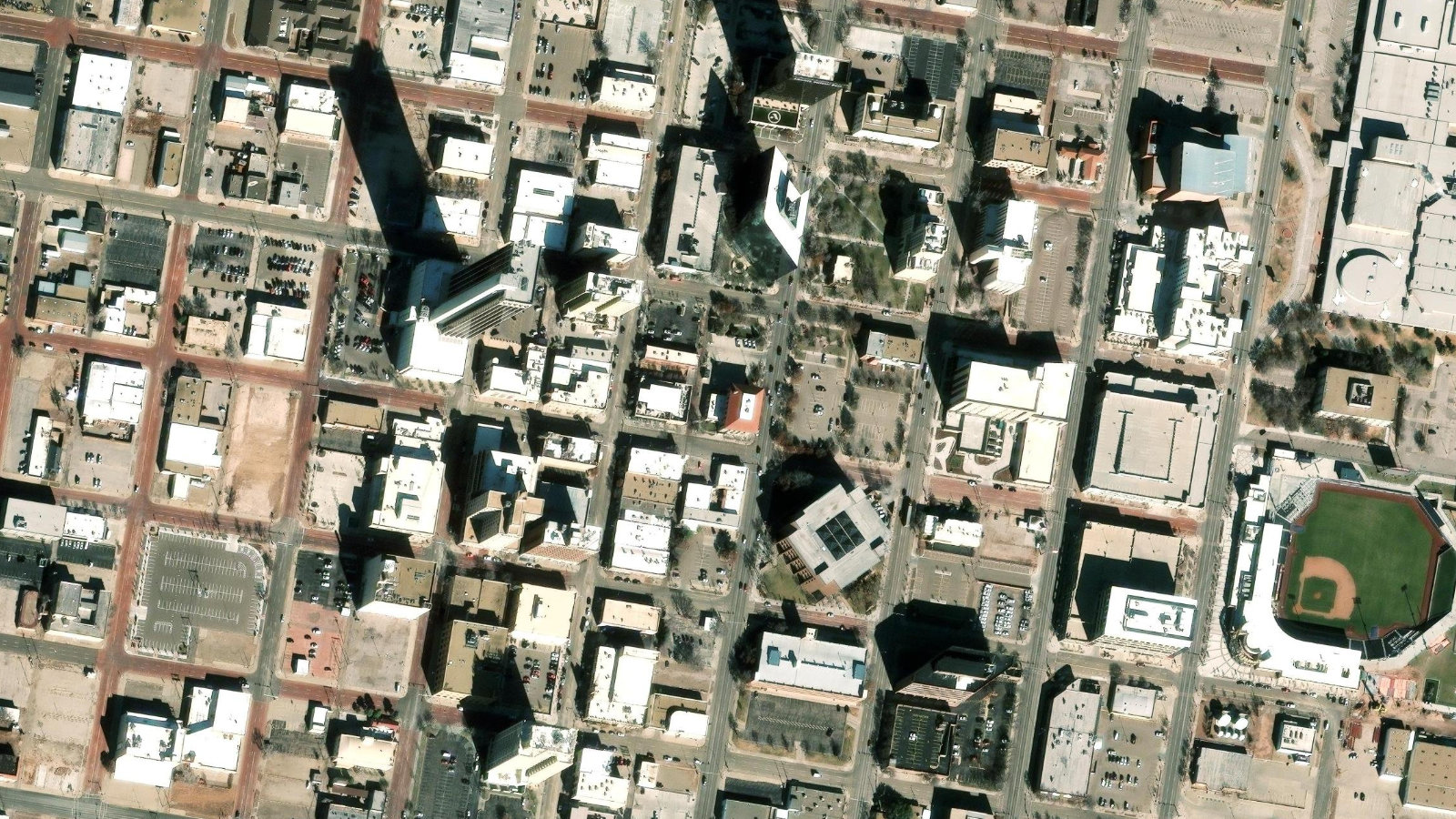 620 S. TAYLOR, AMARILLO, TX(本社・衛星)