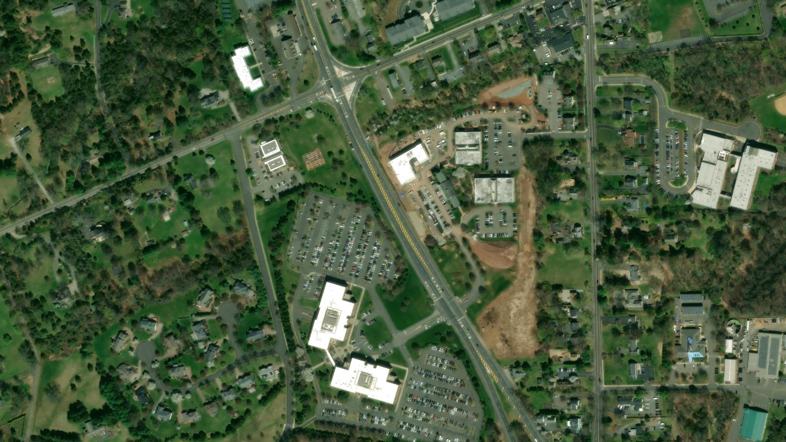 1450 US-206, BEDMINSTER, NJ（本社・衛星）