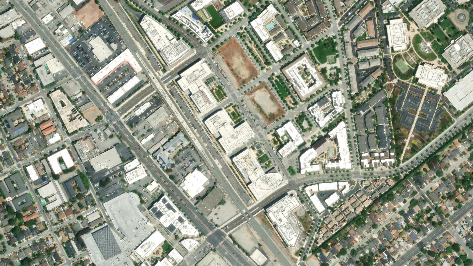 2950 S. DELAWARE ST., SAN MATEO, CA(本社・衛星)