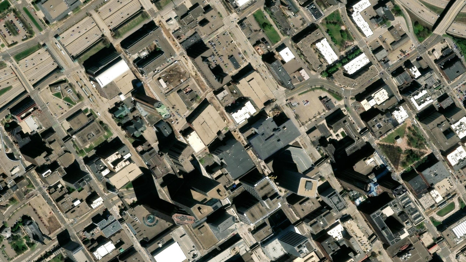 1200 WILLOW LAKE BLVD, ST PAUL, MN(本社・衛星)