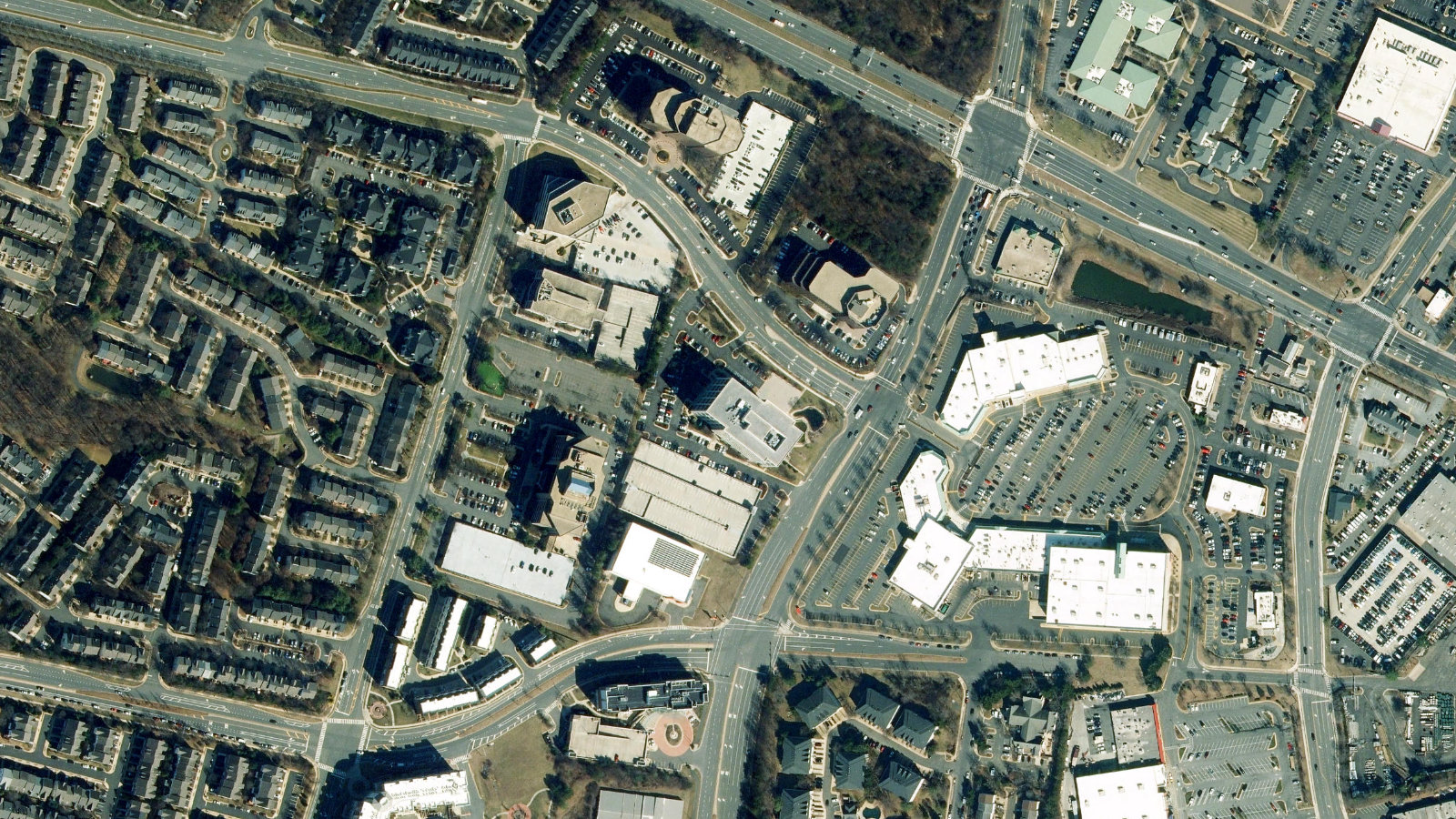 11325 RANDOM HILLS ROAD, FAIRFAX, VA(本社・衛星)