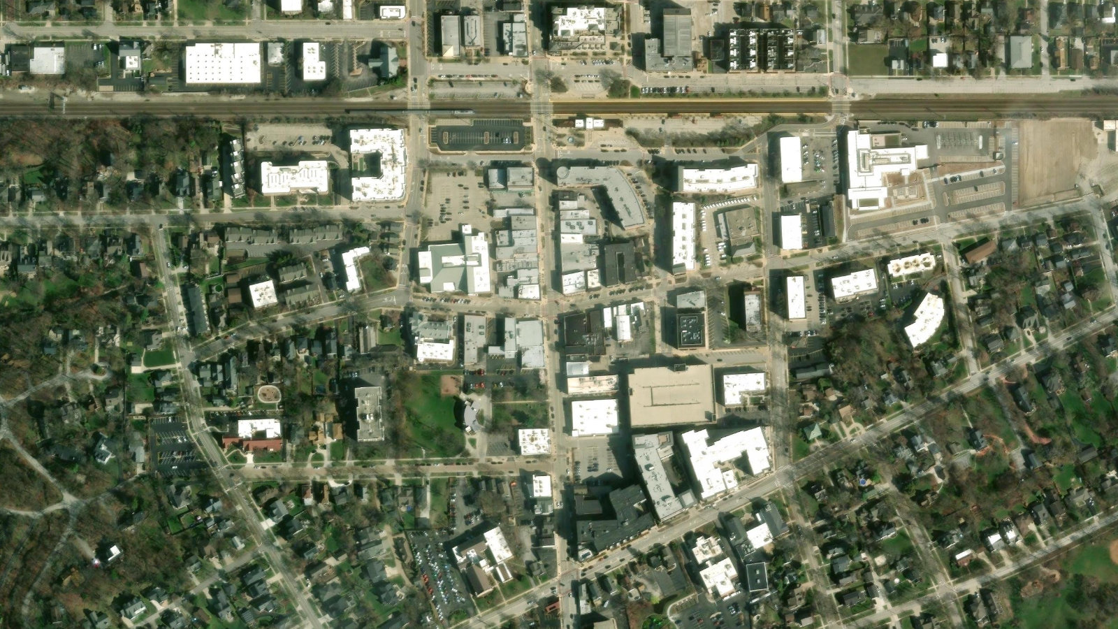 C/O INVESCO SPECIALIZED PRODUCTS, DOWNERS GROVE, IL(本社・衛星)