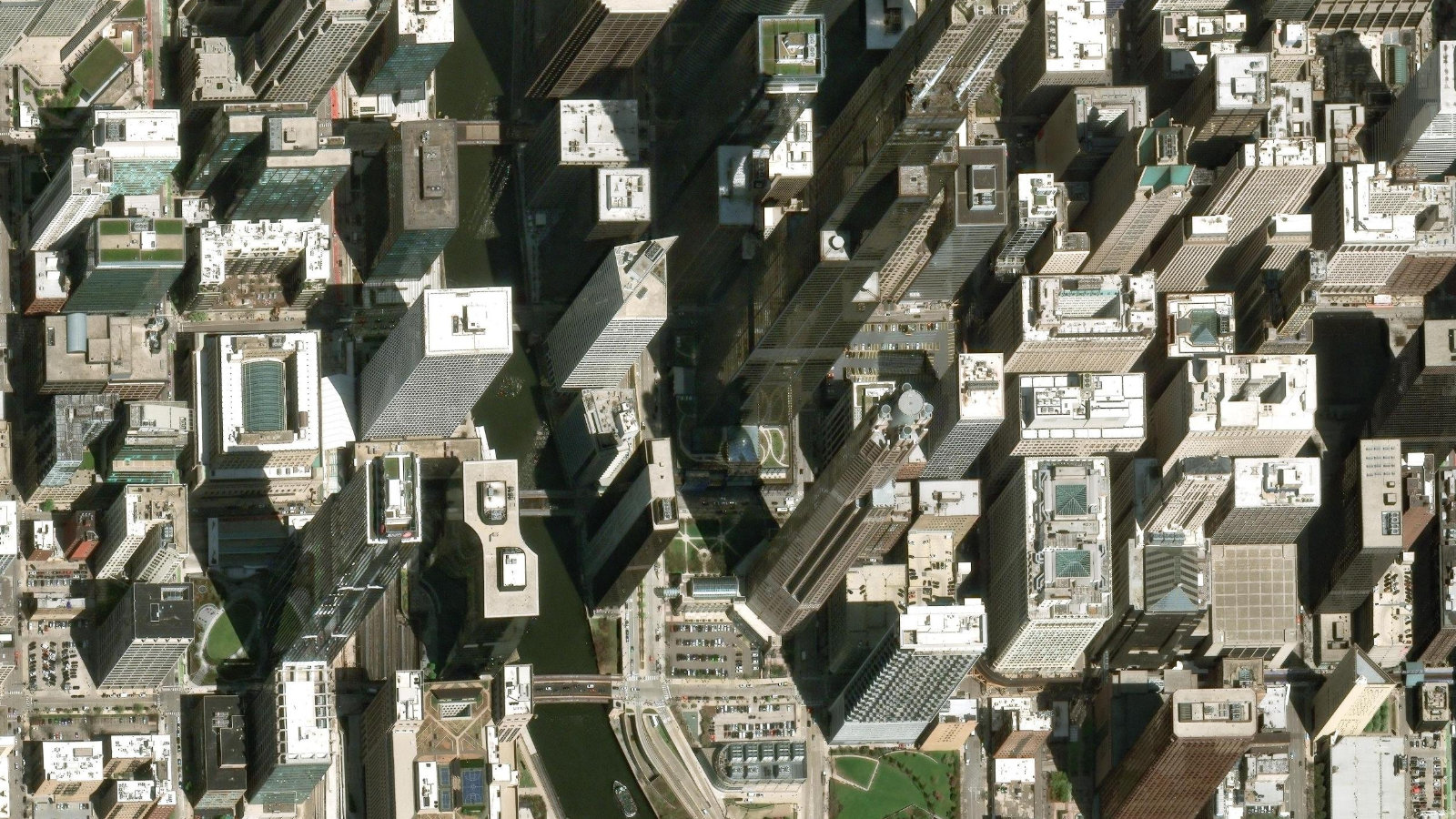 233 SOUTH WACKER DRIVE, CHICAGO, IL(本社・衛星)