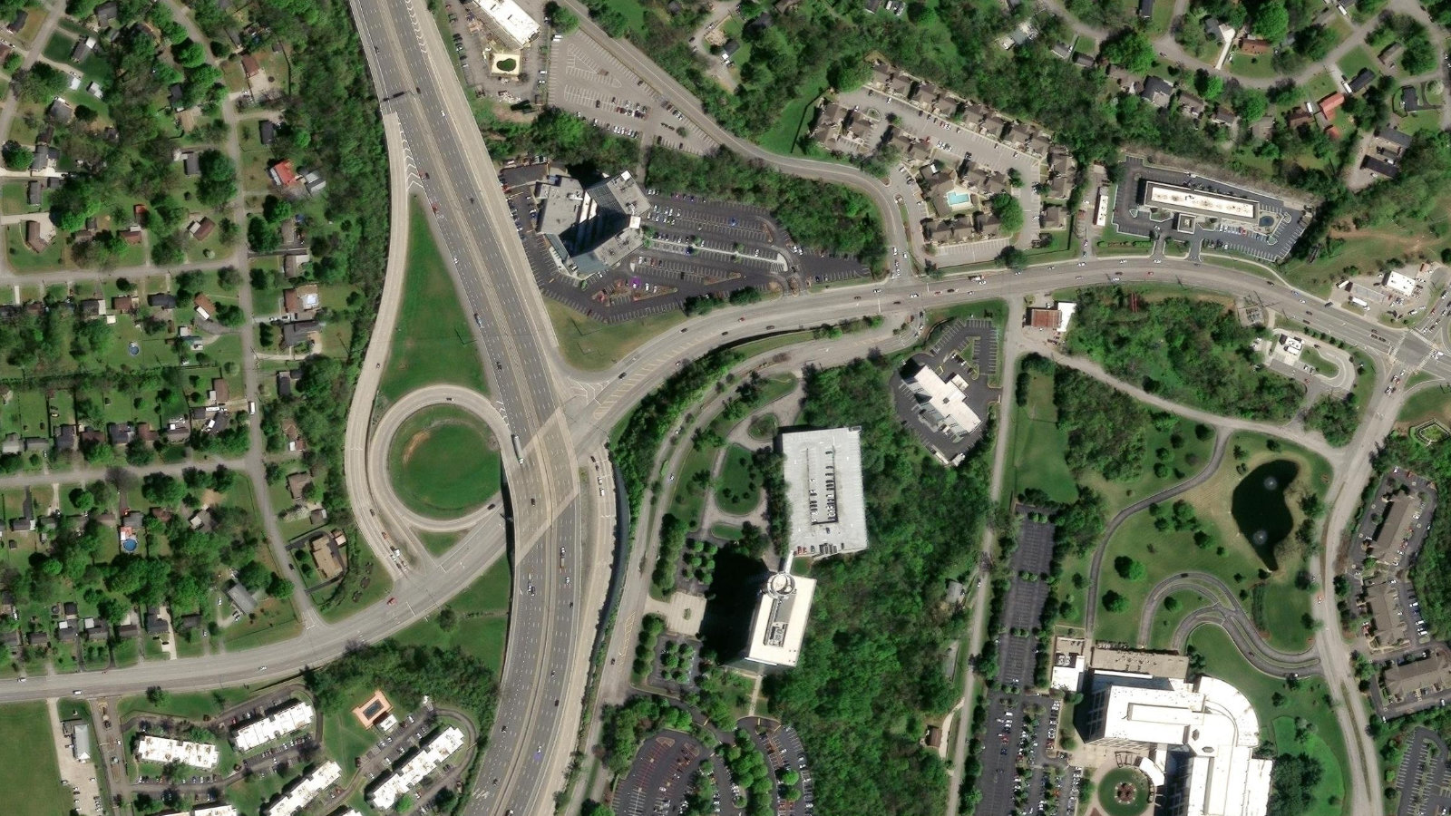 535 MARRIOTT DRIVE, NASHVILLE, TN(本社・衛星)
