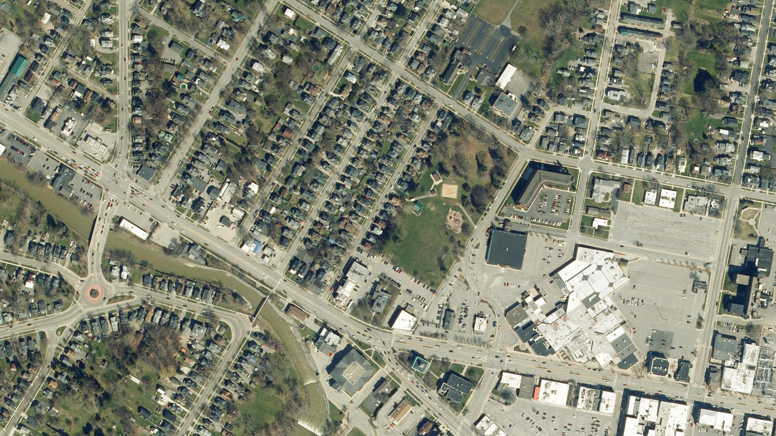 20, BATAVIA, NY(本社・衛星)