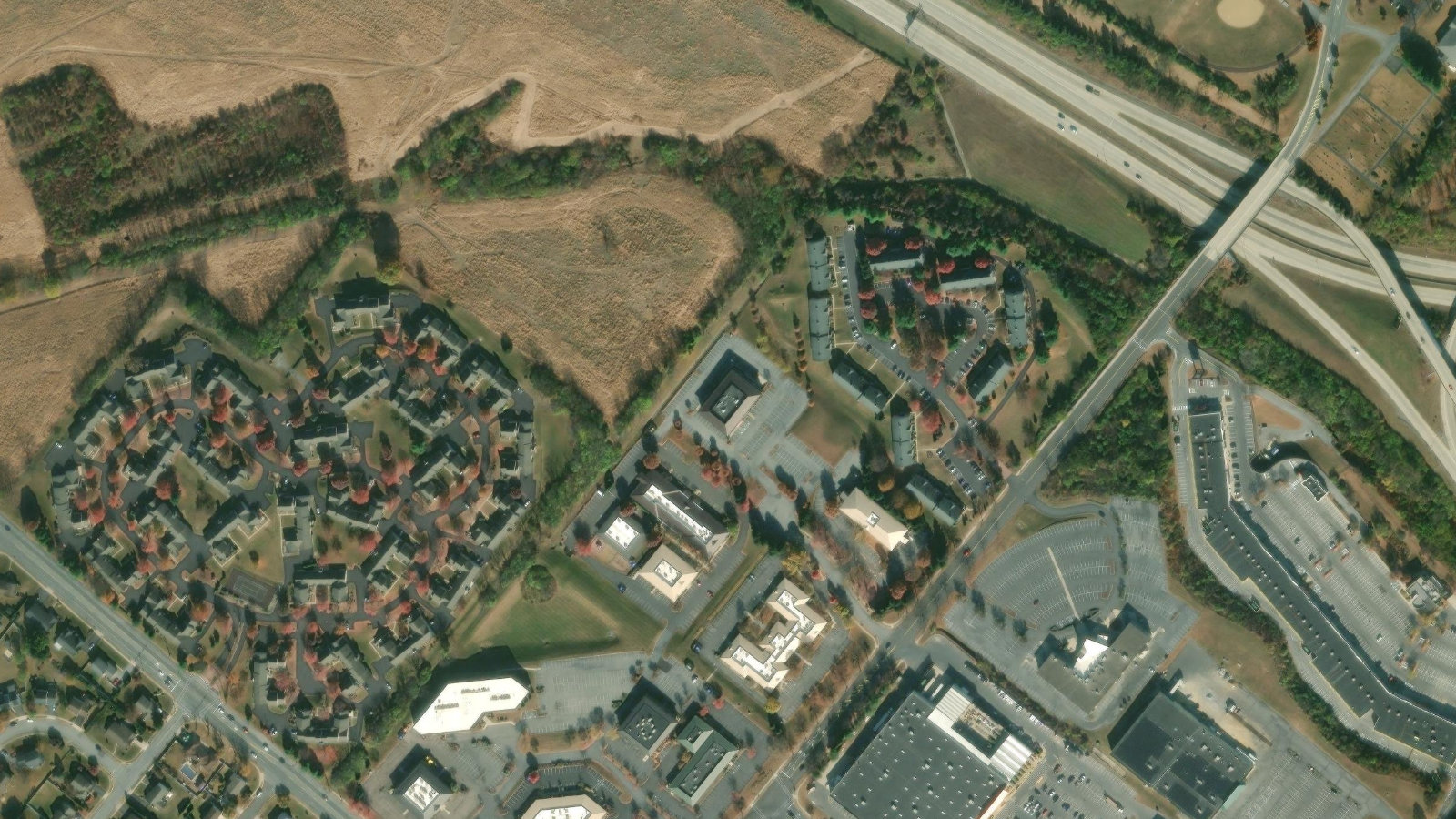845 BERKSHIRE BLVD, WYOMISSING, PA(本社・衛星)