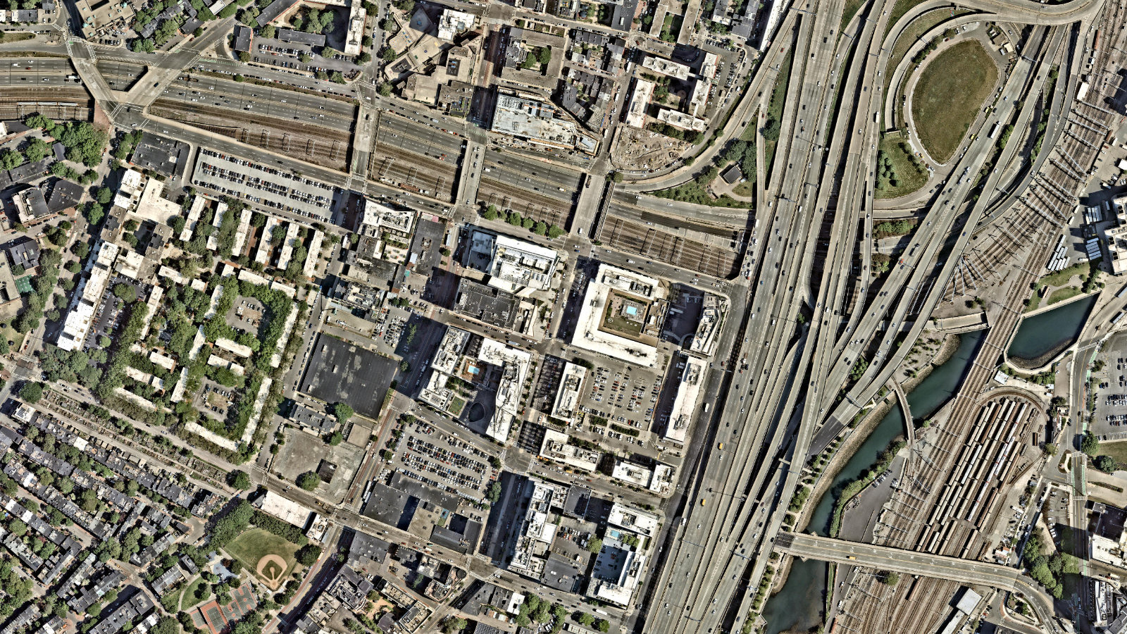 321 HARRISON AVENUE, BOSTON, MA(本社・衛星)