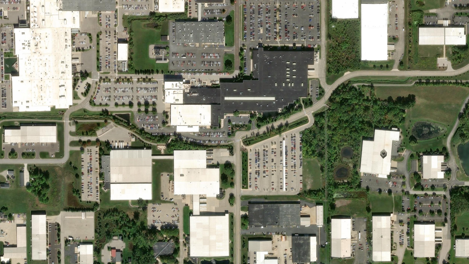 600 N CENTENNIAL ST, ZEELAND, MI（本社・衛星）