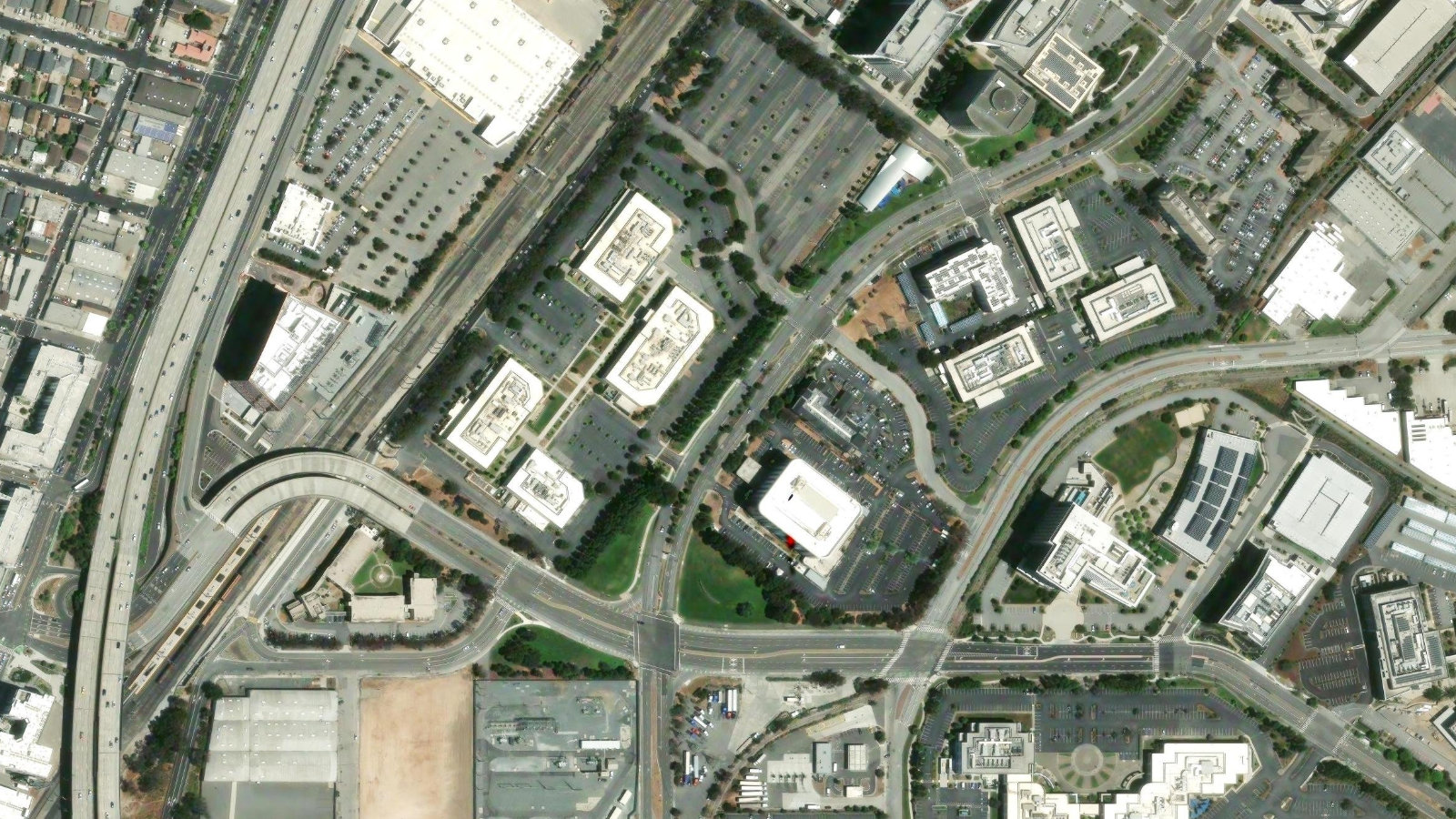 601 GATEWAY BLVD, SOUTH SAN FRANCISCO, CA(本社・衛星)