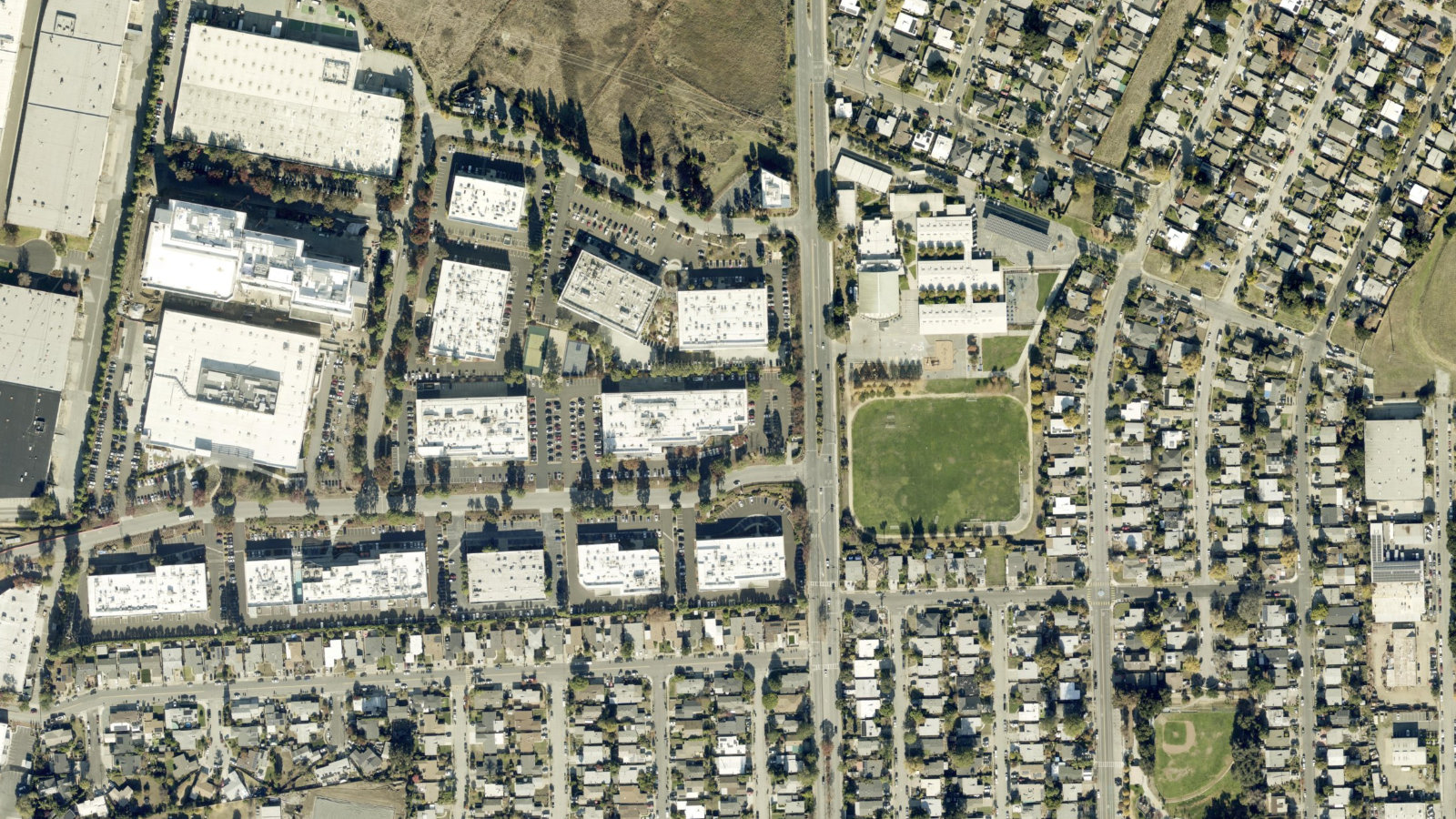 1525 O'BRIEN DRIVE, MENLO PARK, CA（本社・衛星）
