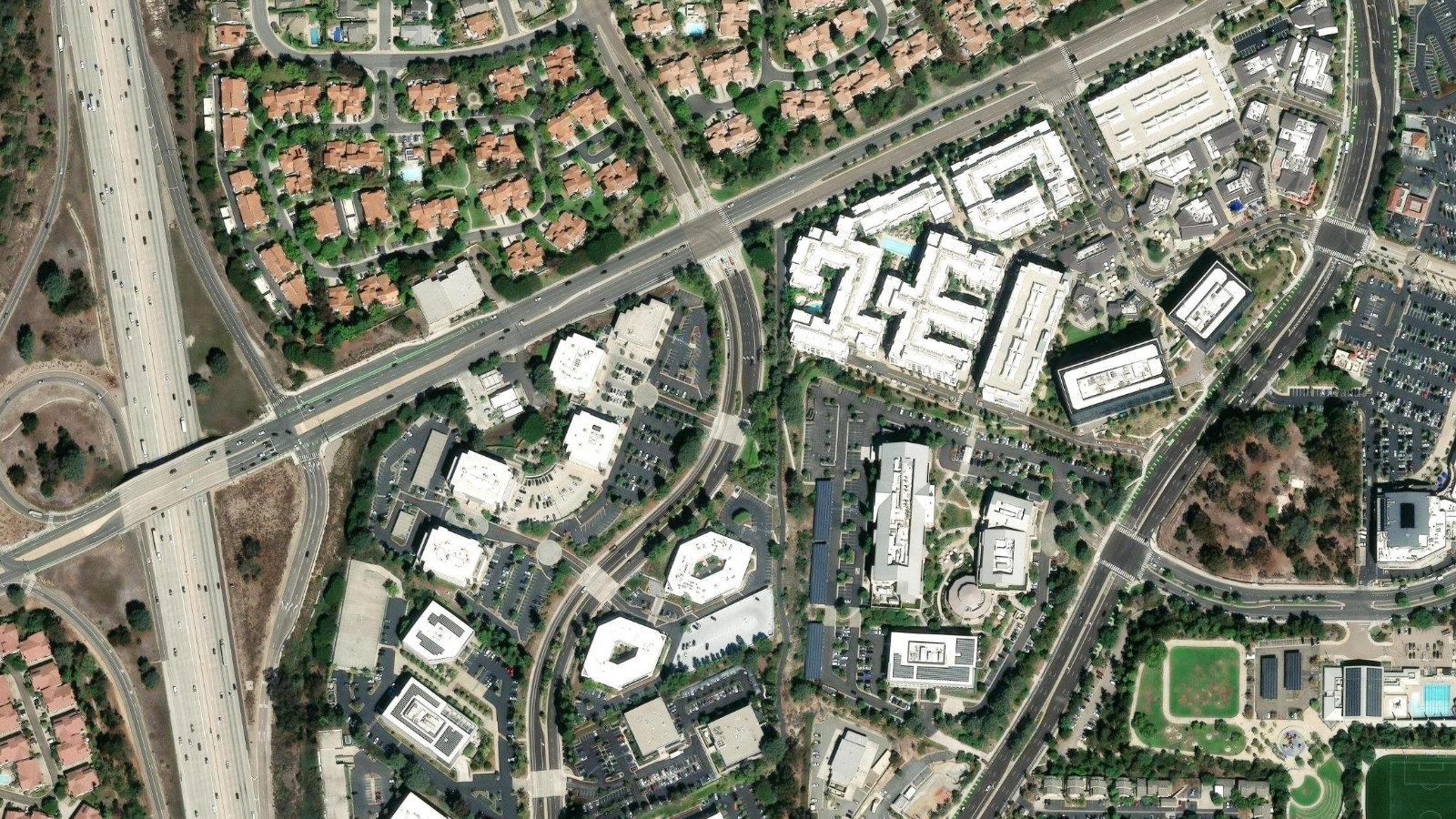 12730 HIGH BLUFF DRIVE, SAN DIEGO, CA(本社・衛星)