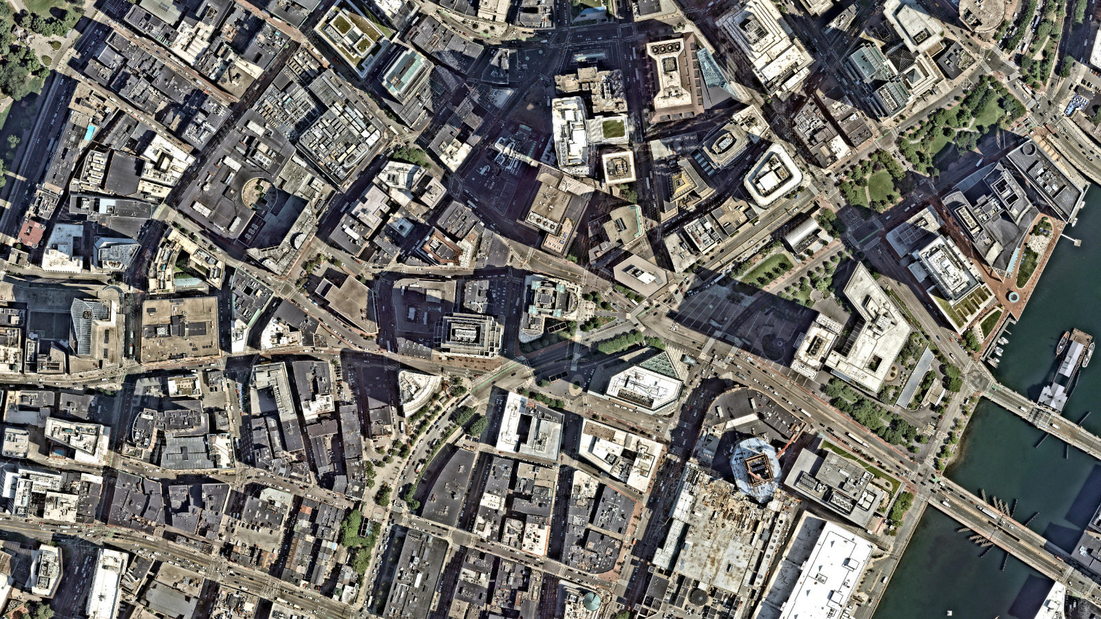 125 SUMMER STREET, BOSTON, MA(本社・衛星)