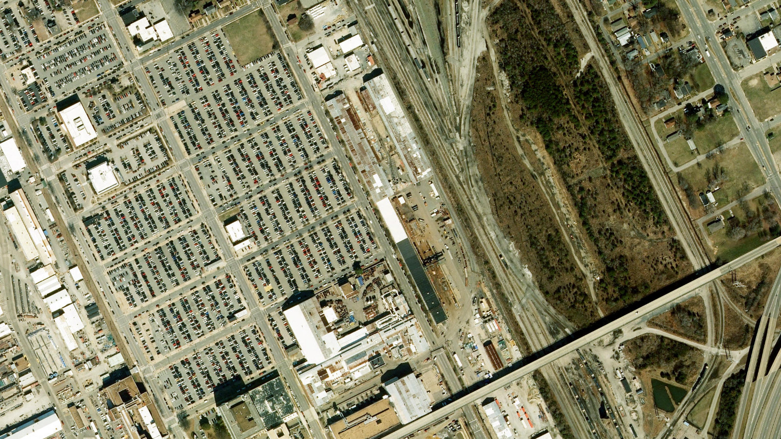 4101 WASHINGTON AVENUE, NEWPORT NEWS, VA(本社・衛星)