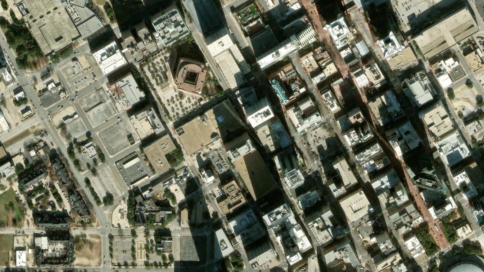 421 W. 3RD STREET, FORT WORTH, TX（本社・衛星）