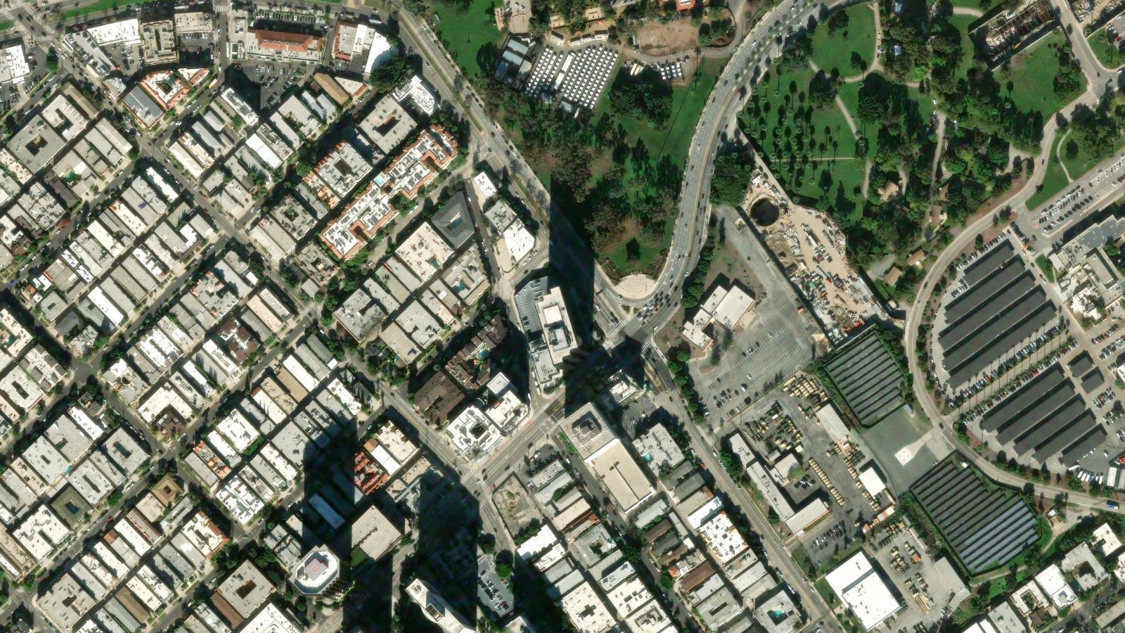 11601 WILSHIRE BLVD., LOS ANGELES, CA(本社・衛星)