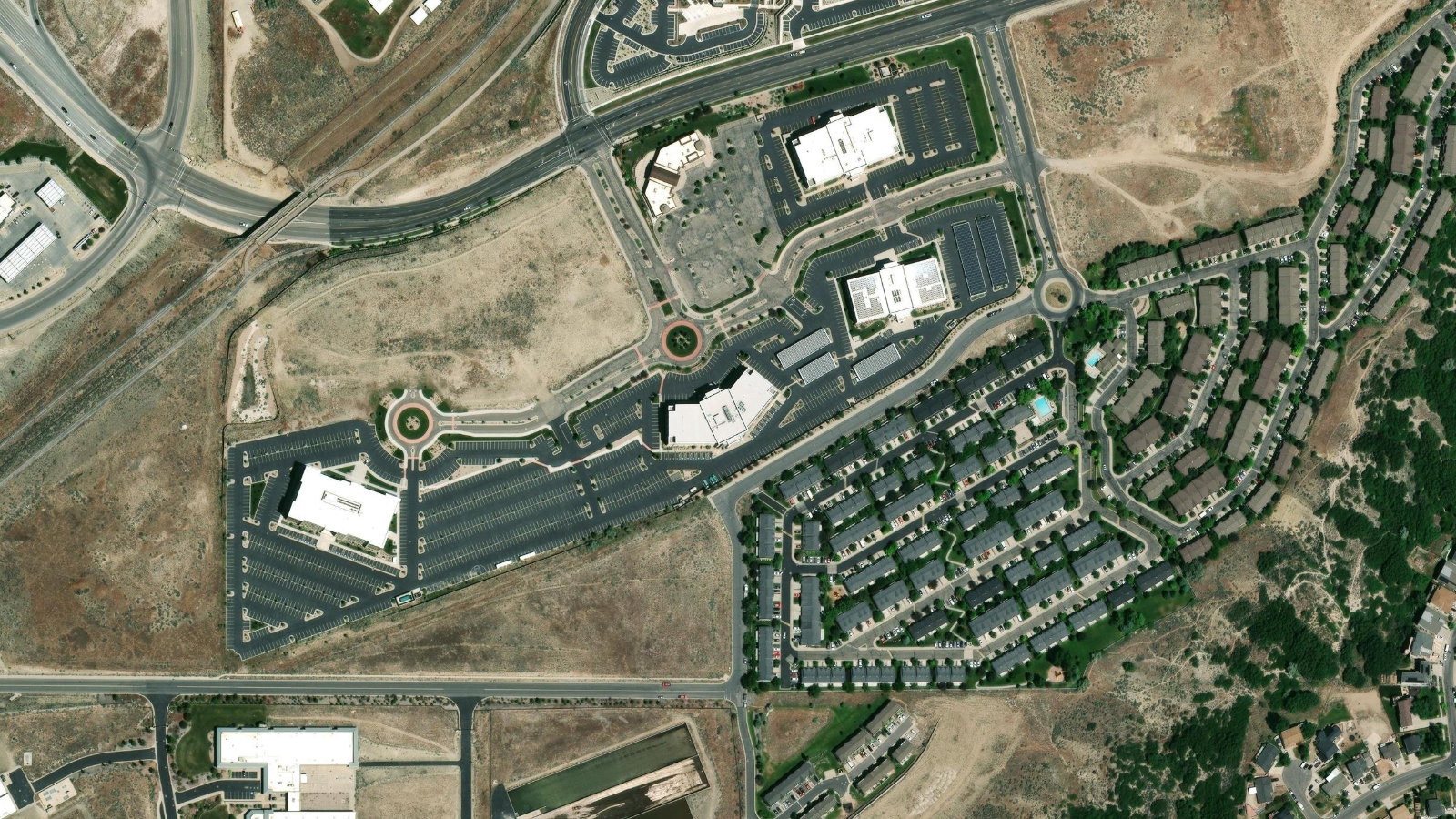 15 WEST SCENIC POINTE DRIVE, DRAPER, UT(本社・衛星)