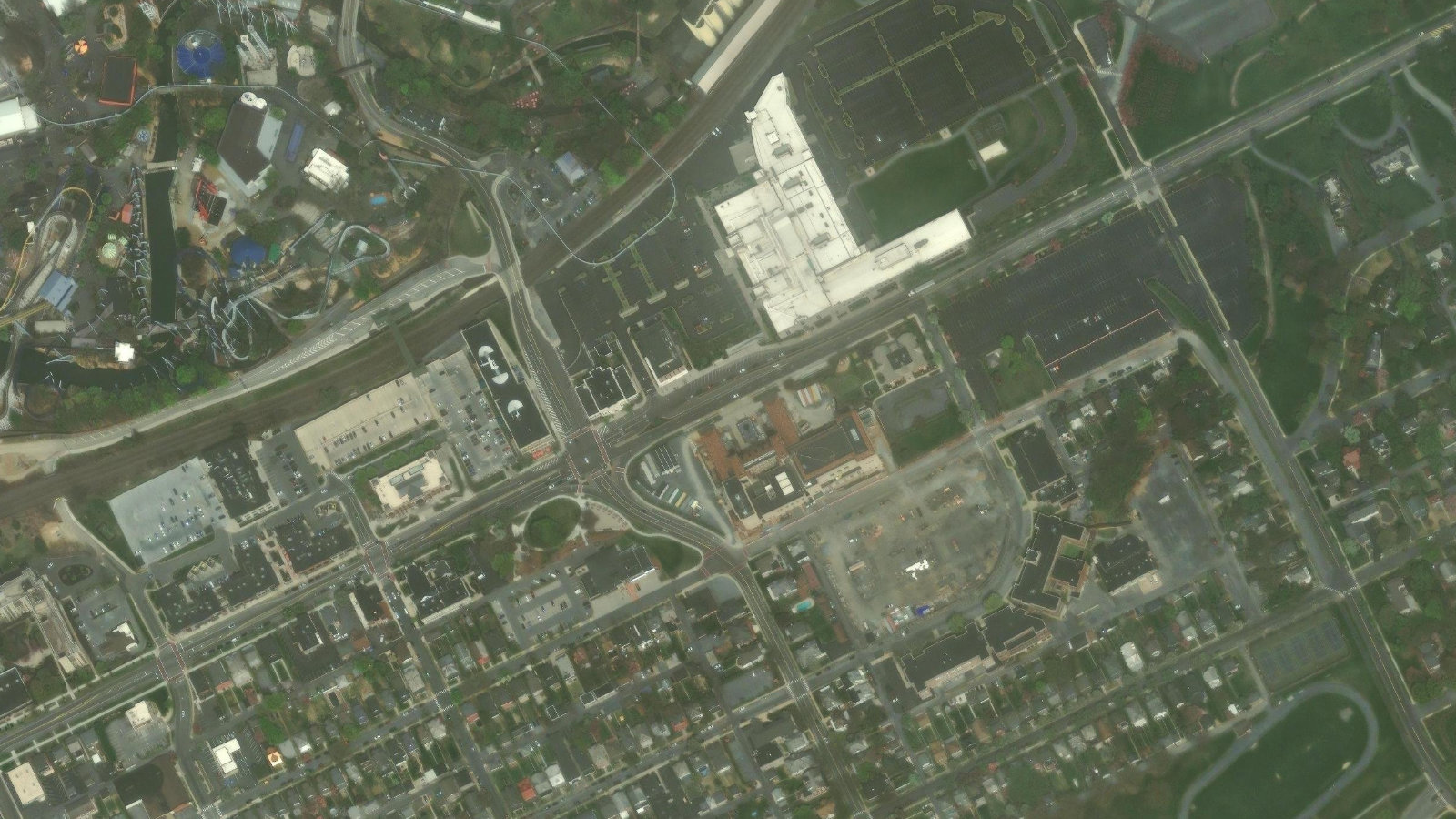 19 EAST CHOCOLATE AVENUE, HERSHEY, PA（本社・衛星）
