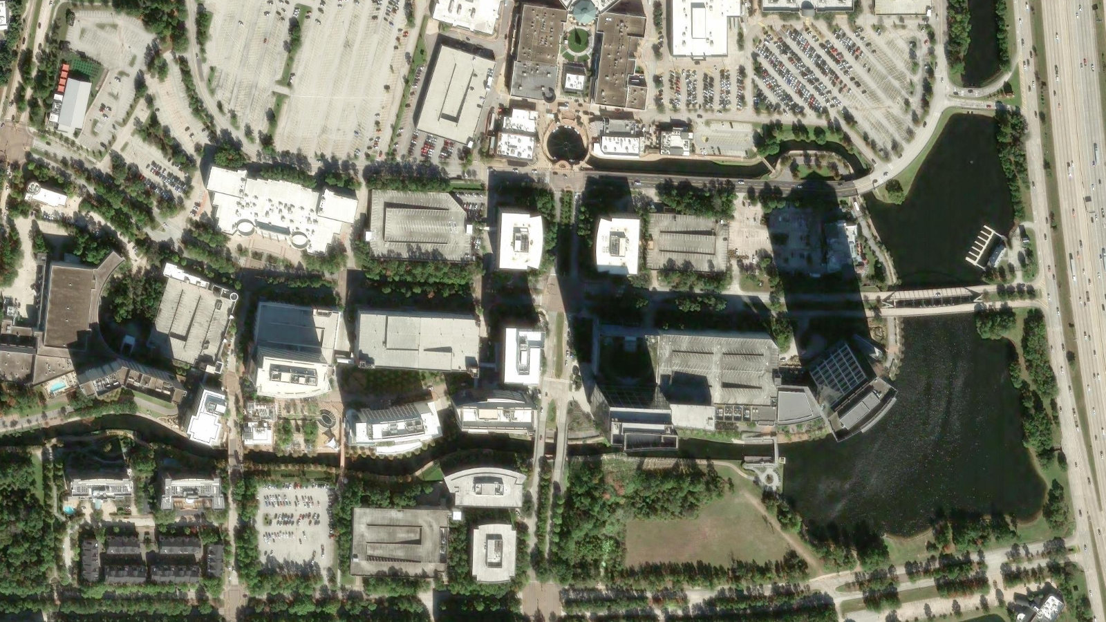 10003 WOODLOCH FOREST DRIVE, THE WOODLANDS, TX（本社・衛星）