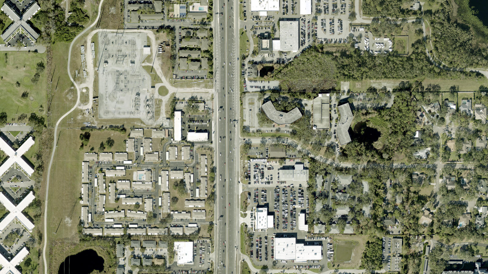 2600 MCCORMICK DRIVE, CLEARWATER, FL（本社・衛星）