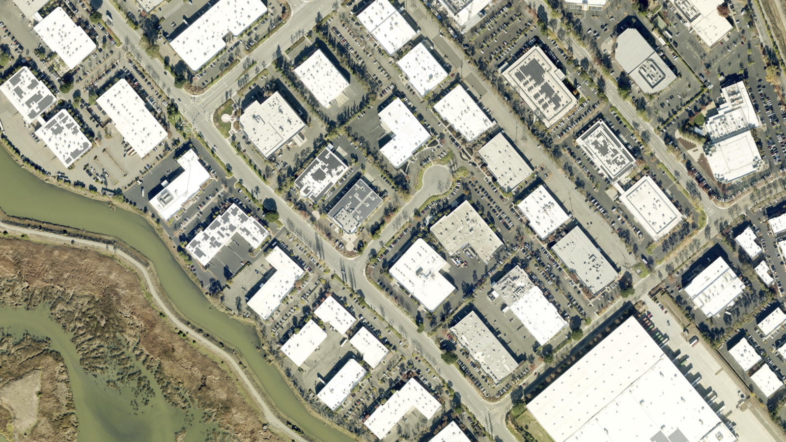 3185 LAURELVIEW CT., FREMONT, CA（本社・衛星）