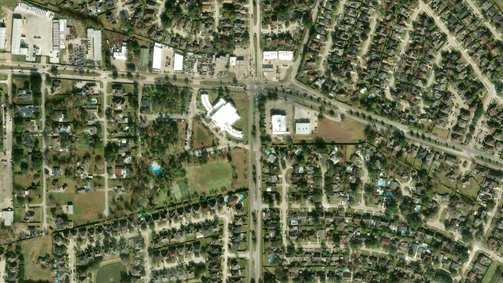13131 DAIRY ASHFORD ROAD, HOUSTON, TX(本社・衛星)