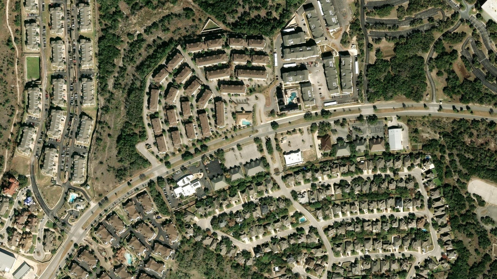 20880 STONE OAK PARKWAY, SAN ANTONIO, TX（本社・衛星）