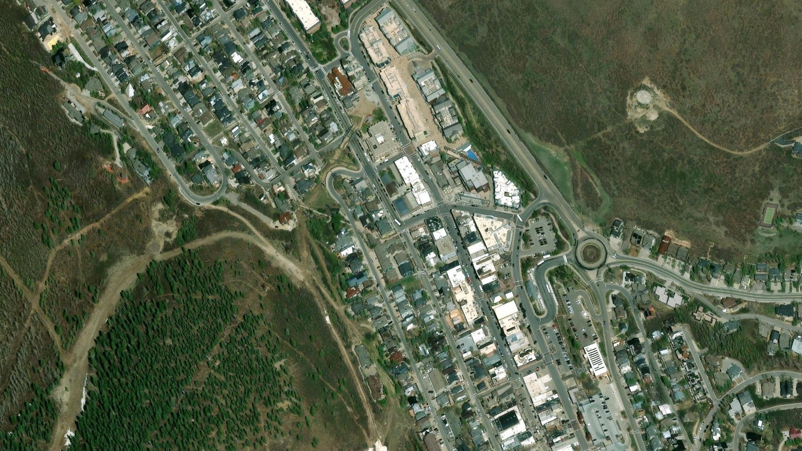 1389 CENTER DRIVE, PARK CITY, UT（本社・衛星）