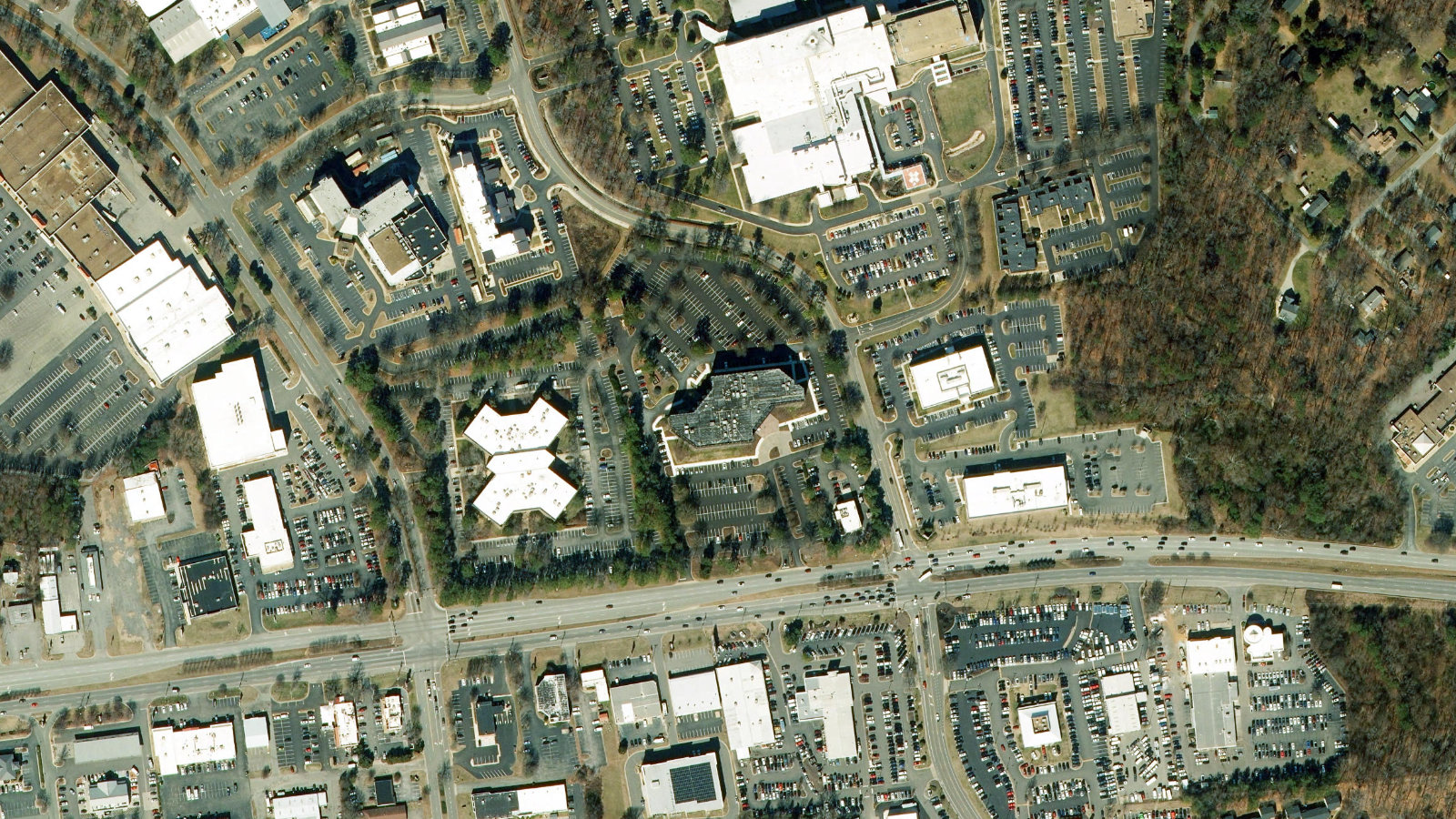 10710 MIDLOTHIAN TURNPIKE, NORTH CHESTERFIELD, VA(本社・衛星)