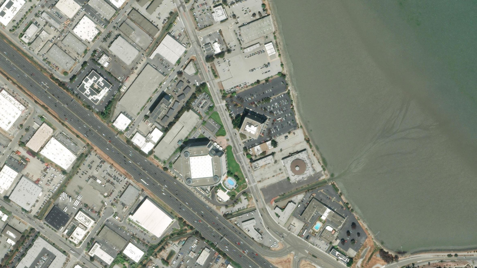 1350 OLD BAYSHORE HIGHWAY, BURLINGAME, CA（本社・衛星）
