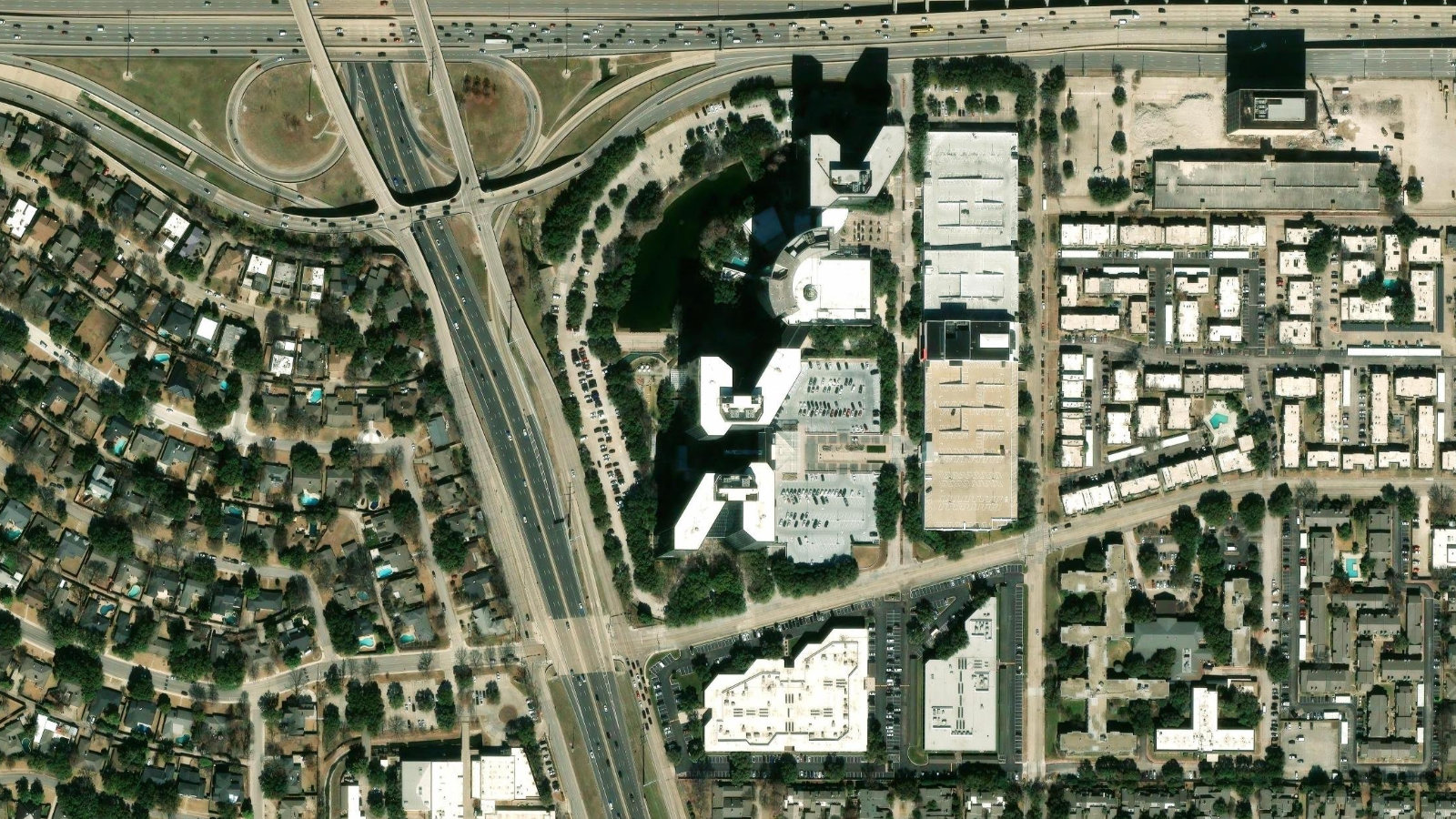 5420 LBJ FREEWAY, DALLAS, TX(本社・衛星)