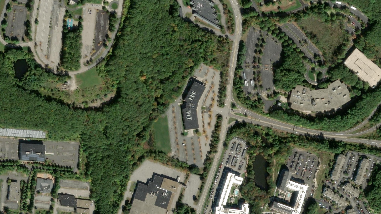 377 SIMARANO DRIVE, MARLBOROUGH, MA(本社・衛星)
