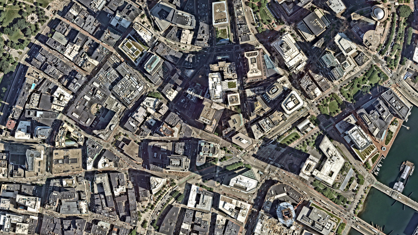 100 SUMMER STREET, BOSTON, MA（本社・衛星）