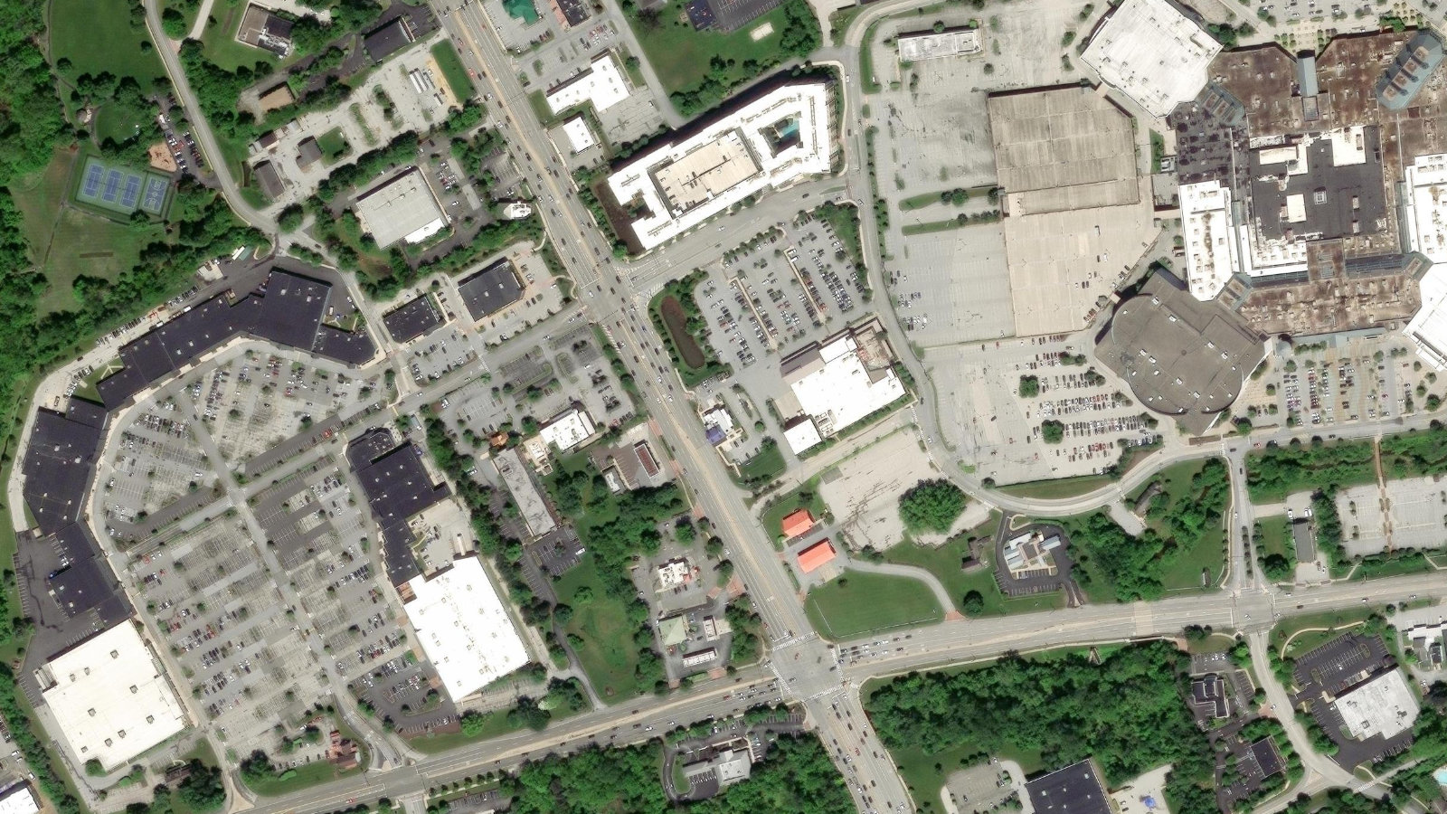 720 PENNSYLVANIA DRIVE, EXTON, PA(本社・衛星)