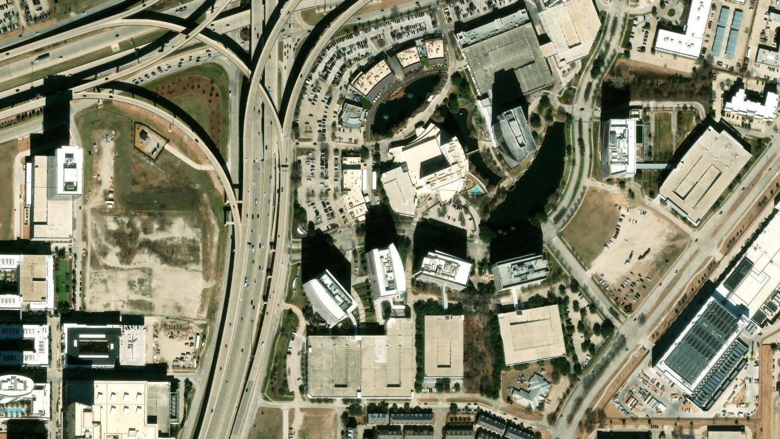 5830 GRANITE PARKWAY., PLANO, TX(本社・衛星)