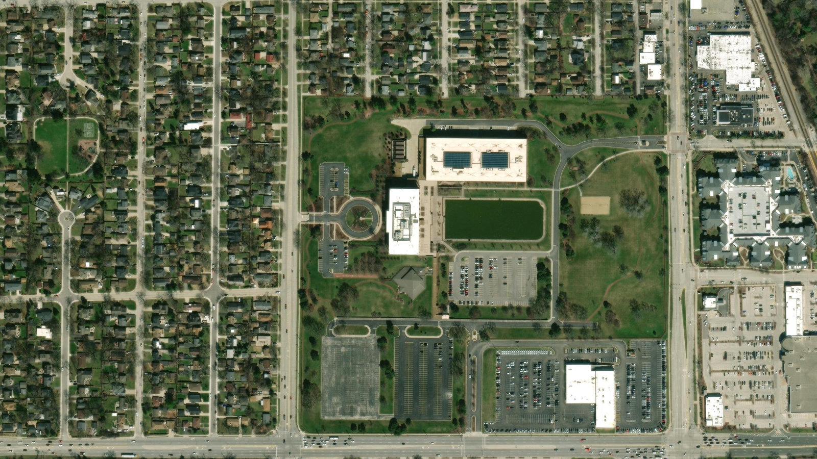 155 HARLEM AVENUE, GLENVIEW, IL（本社・衛星）
