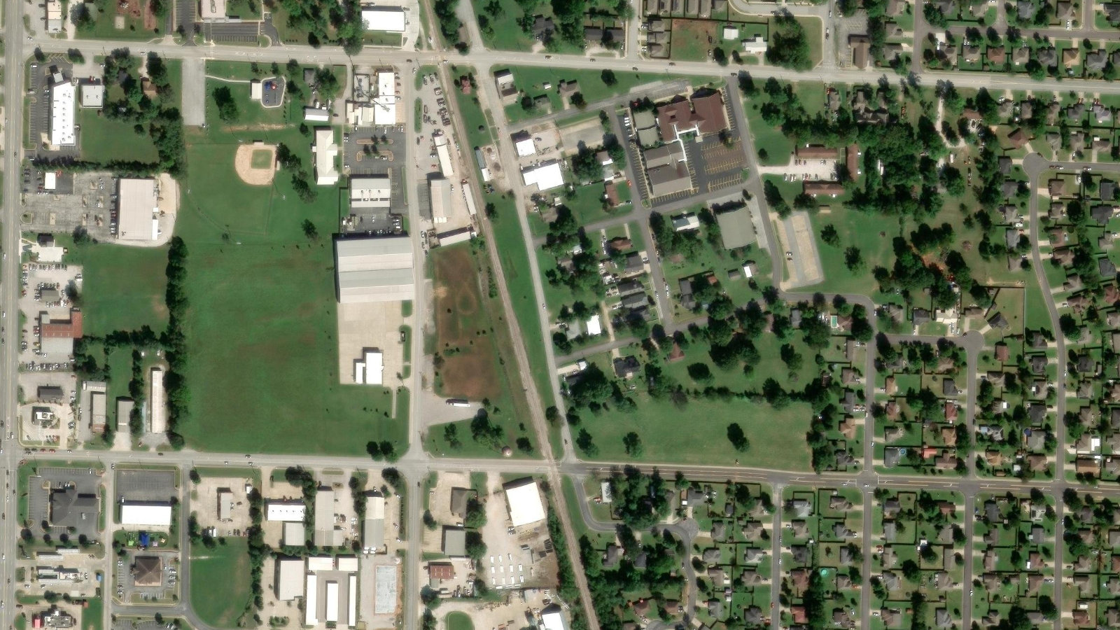 615 JB HUNT CORPORATE DR, LOWELL, AR（本社・衛星）