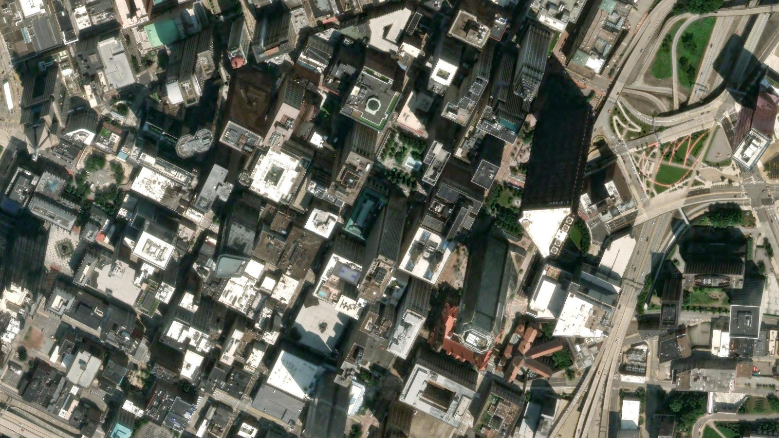 525 WILLIAM PENN PLACE, PITTSBURGH, PA（本社・衛星）